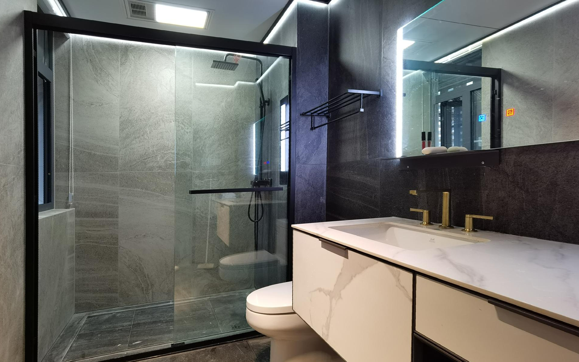 Pison Esquadrias - Box