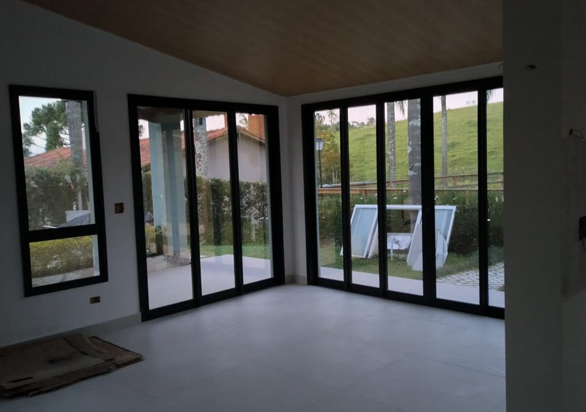 Pison Esquadrias - Portas Balcão